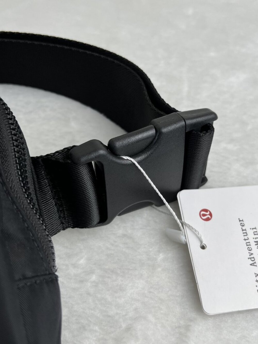 Lululemon Everywhere Belt bag - Picture 11 of 11